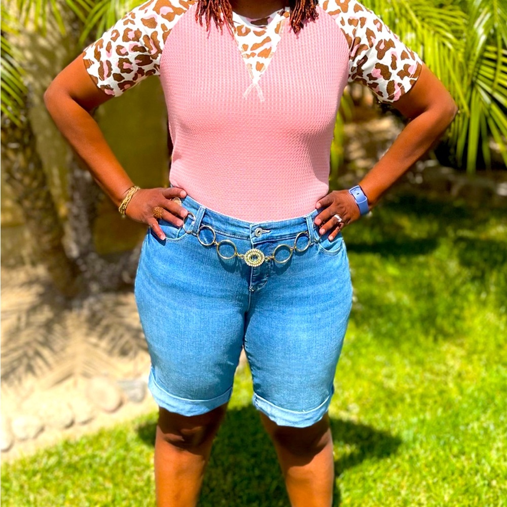 Pink Cheetah print shirt and Bermuda jean shorts. Available in sizes S, M and L.
